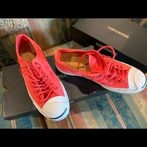Pink women converse tennis shoes 9.5